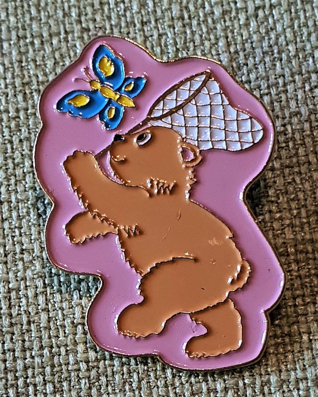 Placchette & Badge: I715 - Kunst Pin Simone Erni - Bär Netz – Usato da Reinach BL venduto da Boston-Verkauf
