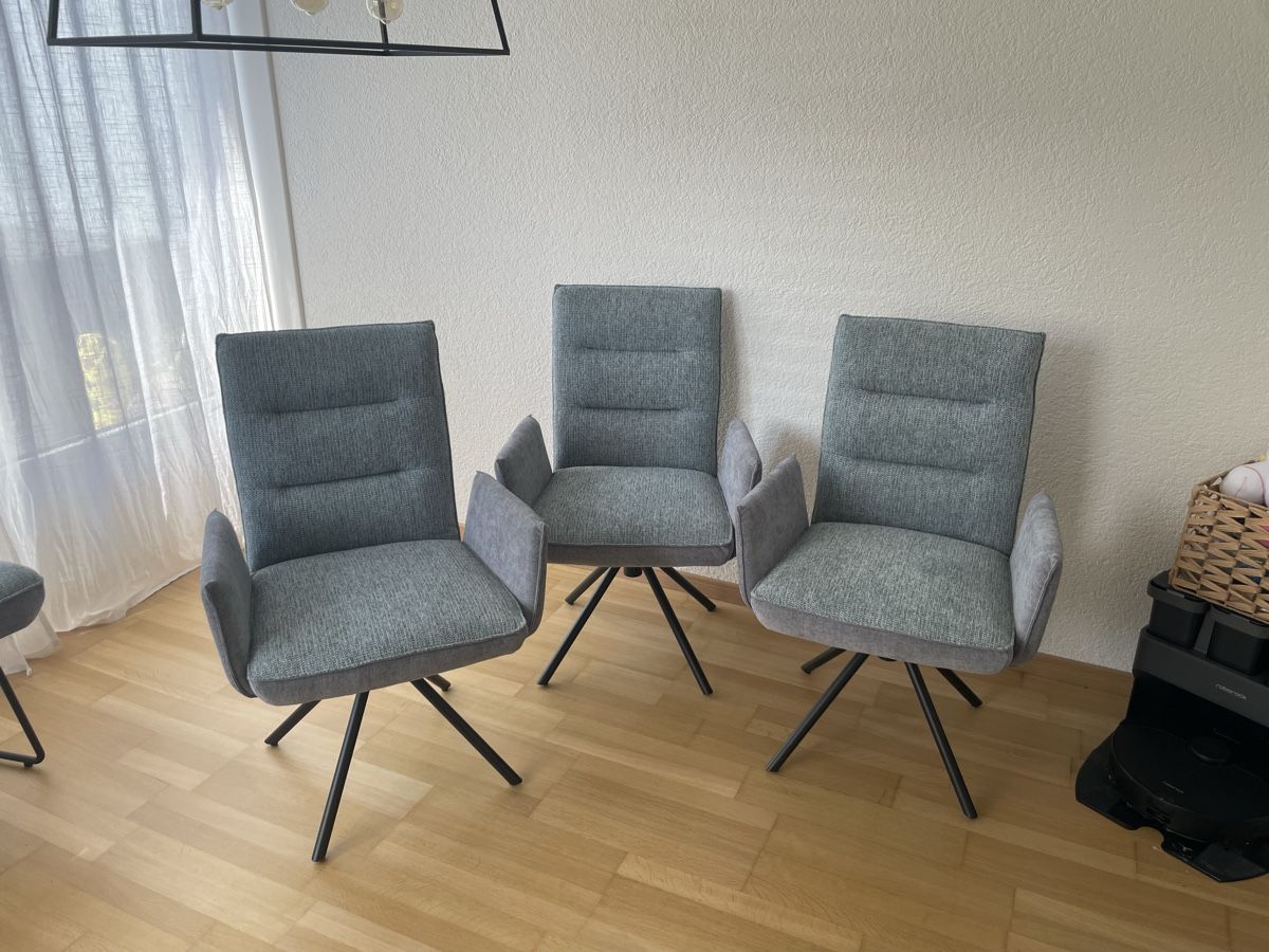Sedie: Moderne Esszimmergruppe - Grau/Hellblauer Stoffbezug – Nuovo (secondo la descrizione) da Bern venduto da Kaskarella 2