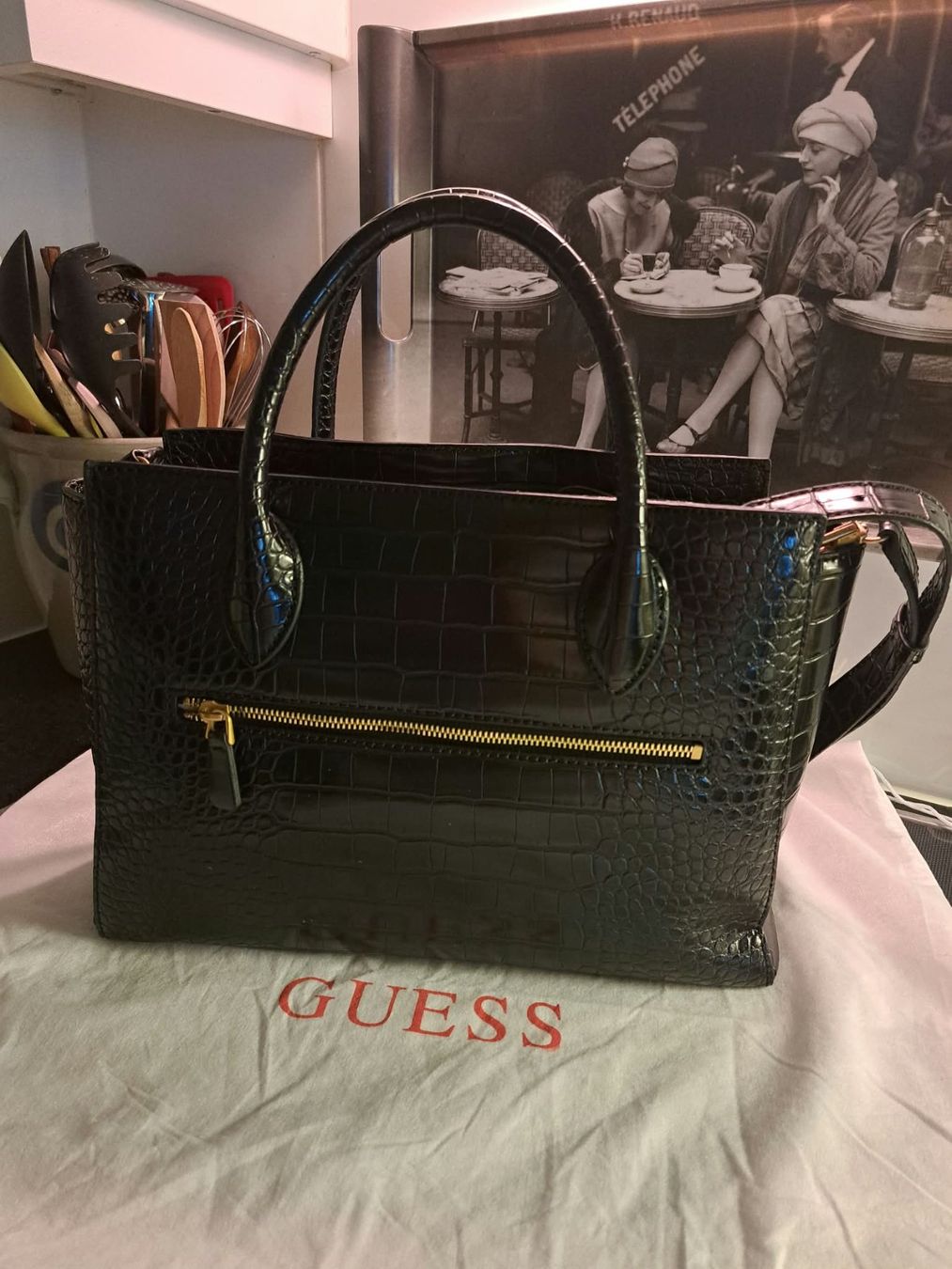 Sacs femmes: guess handtasche schwarz – D'occasion à Sisseln AG par schenk-figuren 2