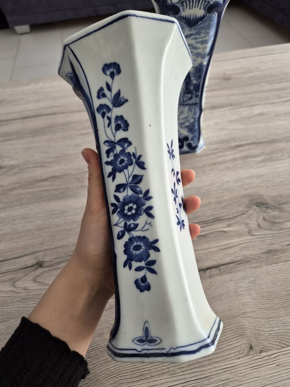 Vasen & Gefässe: Paar antike Delft Blauw Vasen – Handbemalt – Schloss-Szene – Gebraucht aus Bülach von Recherchieren 2