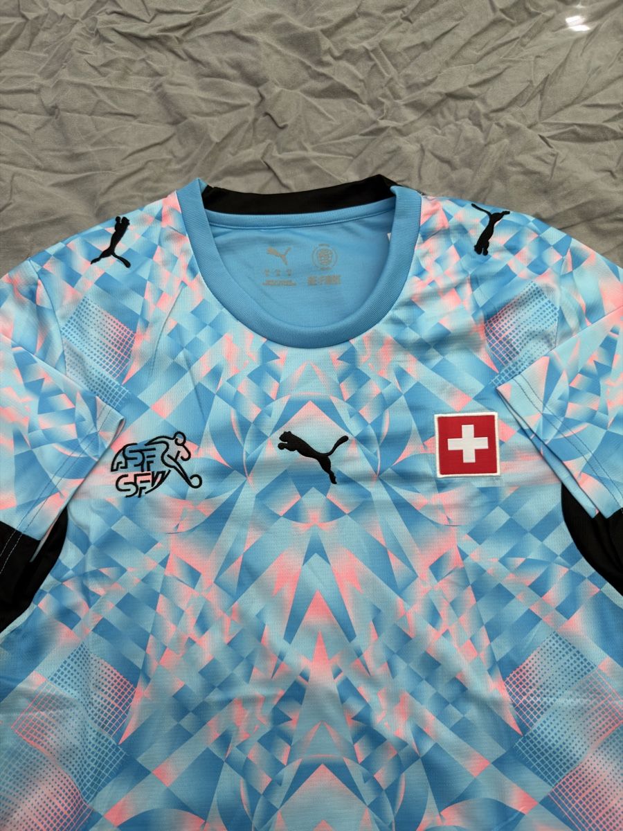 Schweizer Nati Canottiere & Pantaloni: Schweiz Trikot wm 2026 – Nuovo e nell'imballaggio originale da Biberist venduto da Eliasm_18