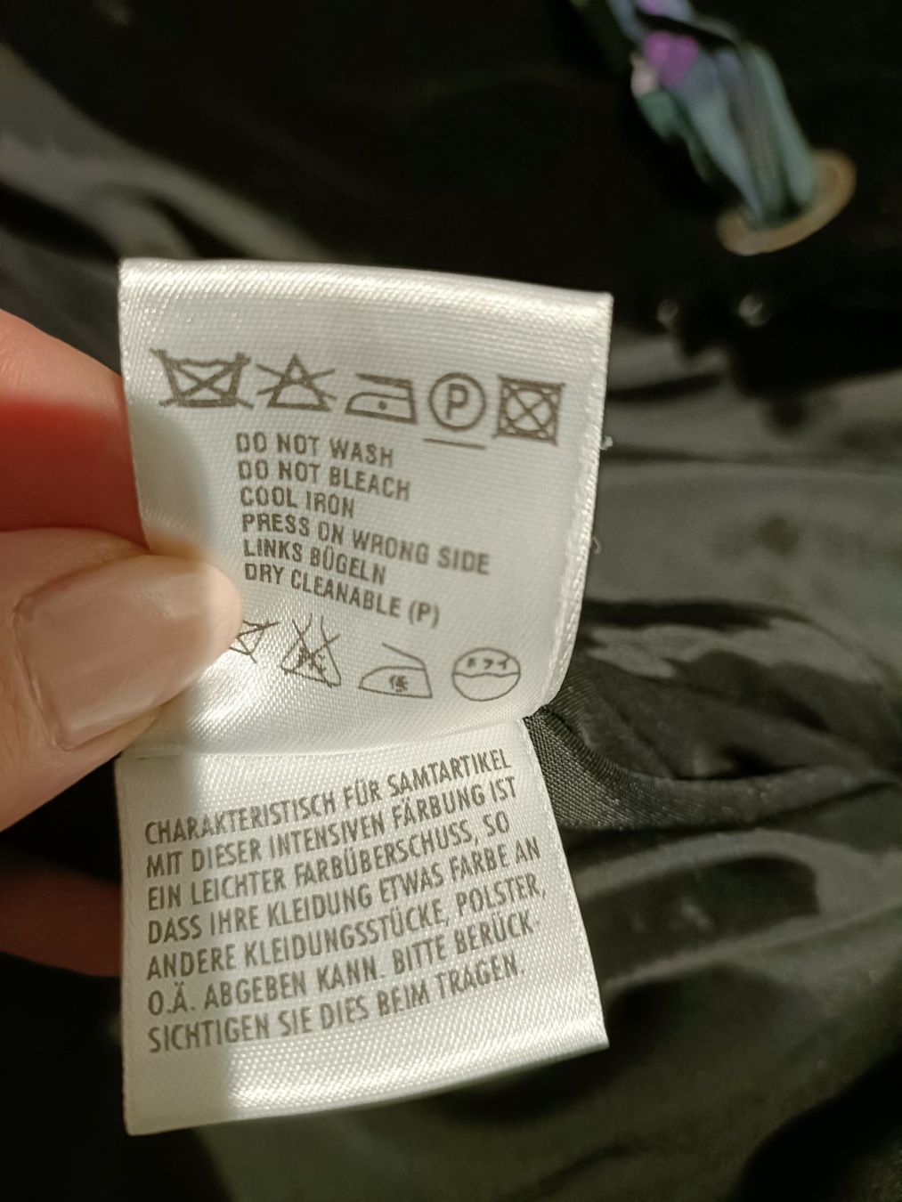 Escada Giacche: Escada Samtjacke mit Schleife, Schwarz GR.44 – Usato da Zollikofen venduto da Proseco 6