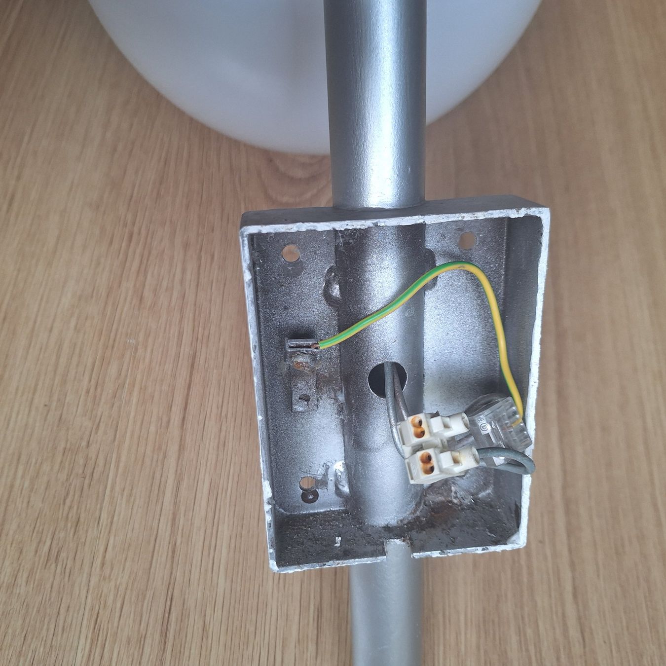 Lampen: 2 x Aussenwandleuchte mit 25cm globus – Gebraucht aus Waedenswil von apple-cor 3