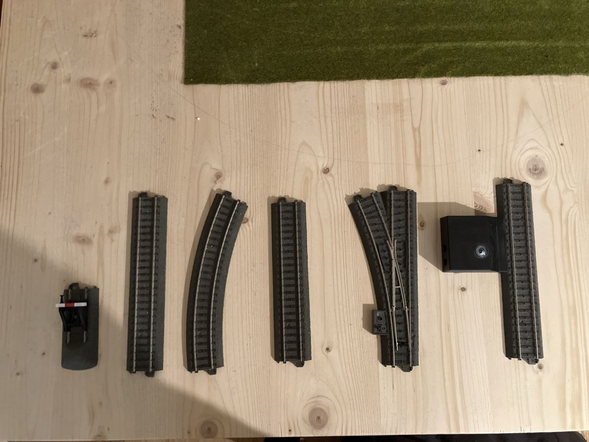Märklin Modelleisenbahnen: Märklin c Gleise h0 – Gebraucht aus Heimiswil von retowidmer