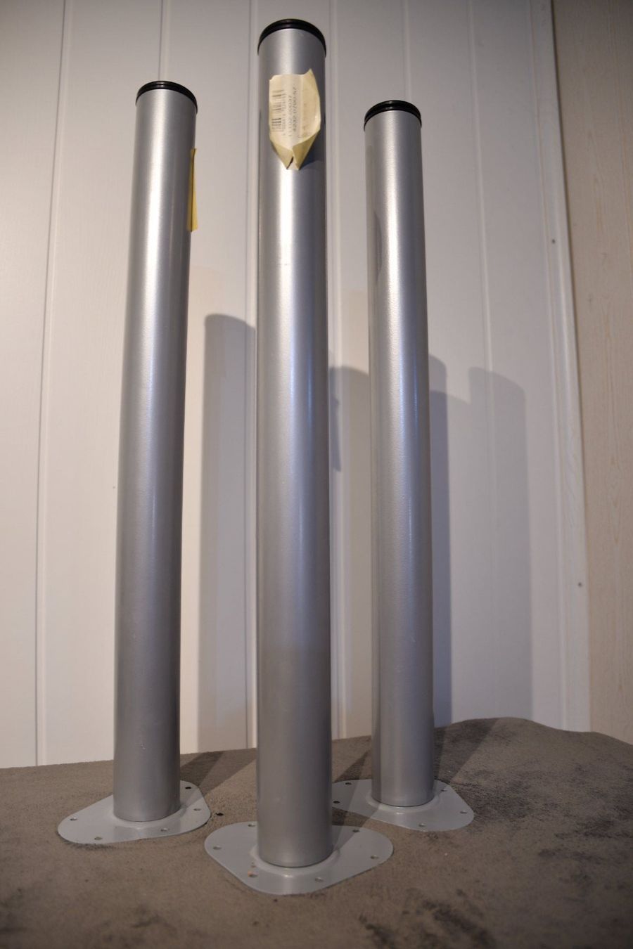 Altri mobili: Stahlrohrfuss Element System 70cm - 3 Stk. Neu – Usato da Niederrohrdorf venduto da Voase