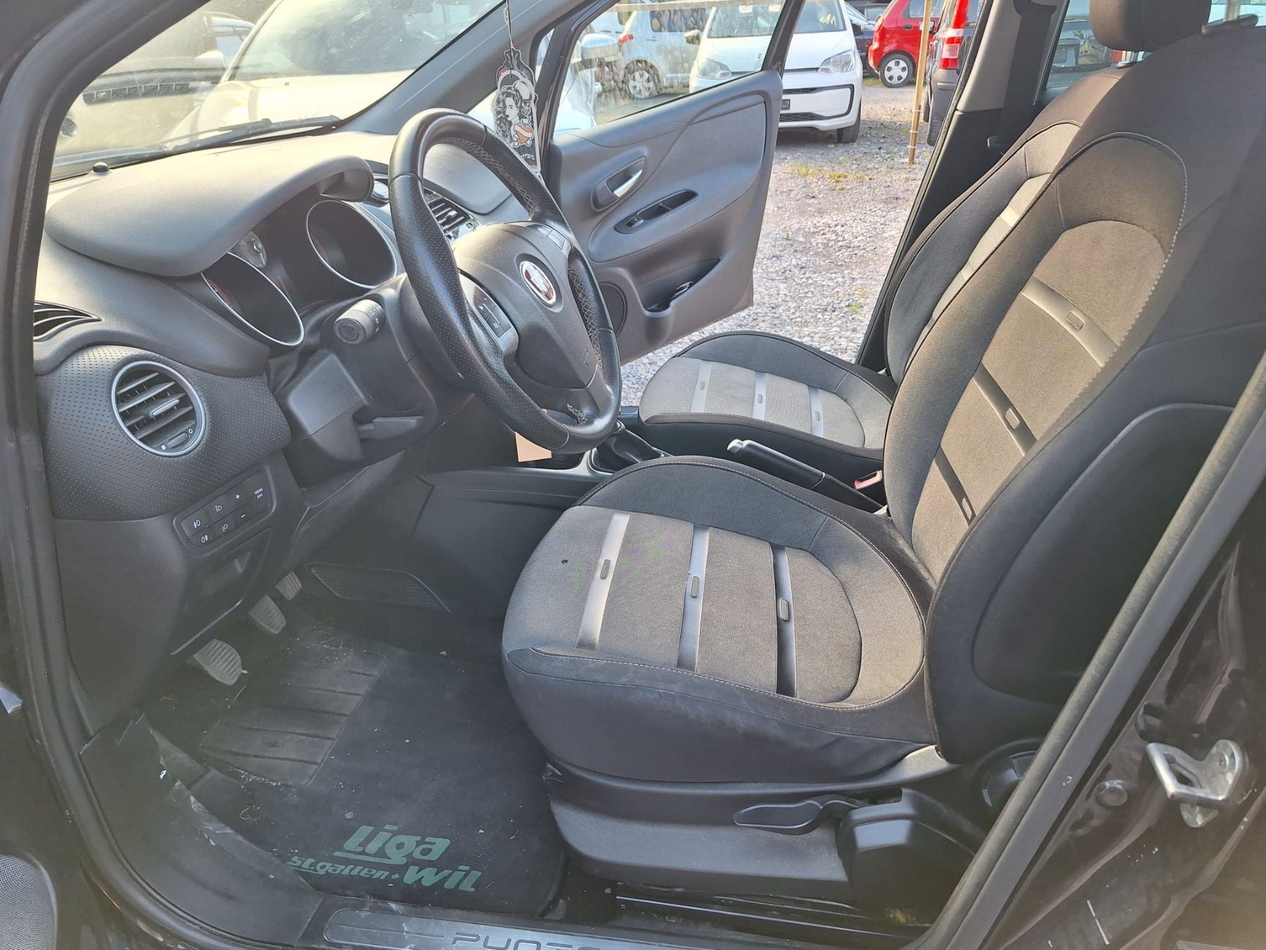 Fiat Automobili: Fiat Punto 1.4 16V – Usato da St. Gallen venduto da Pro-Autos 7