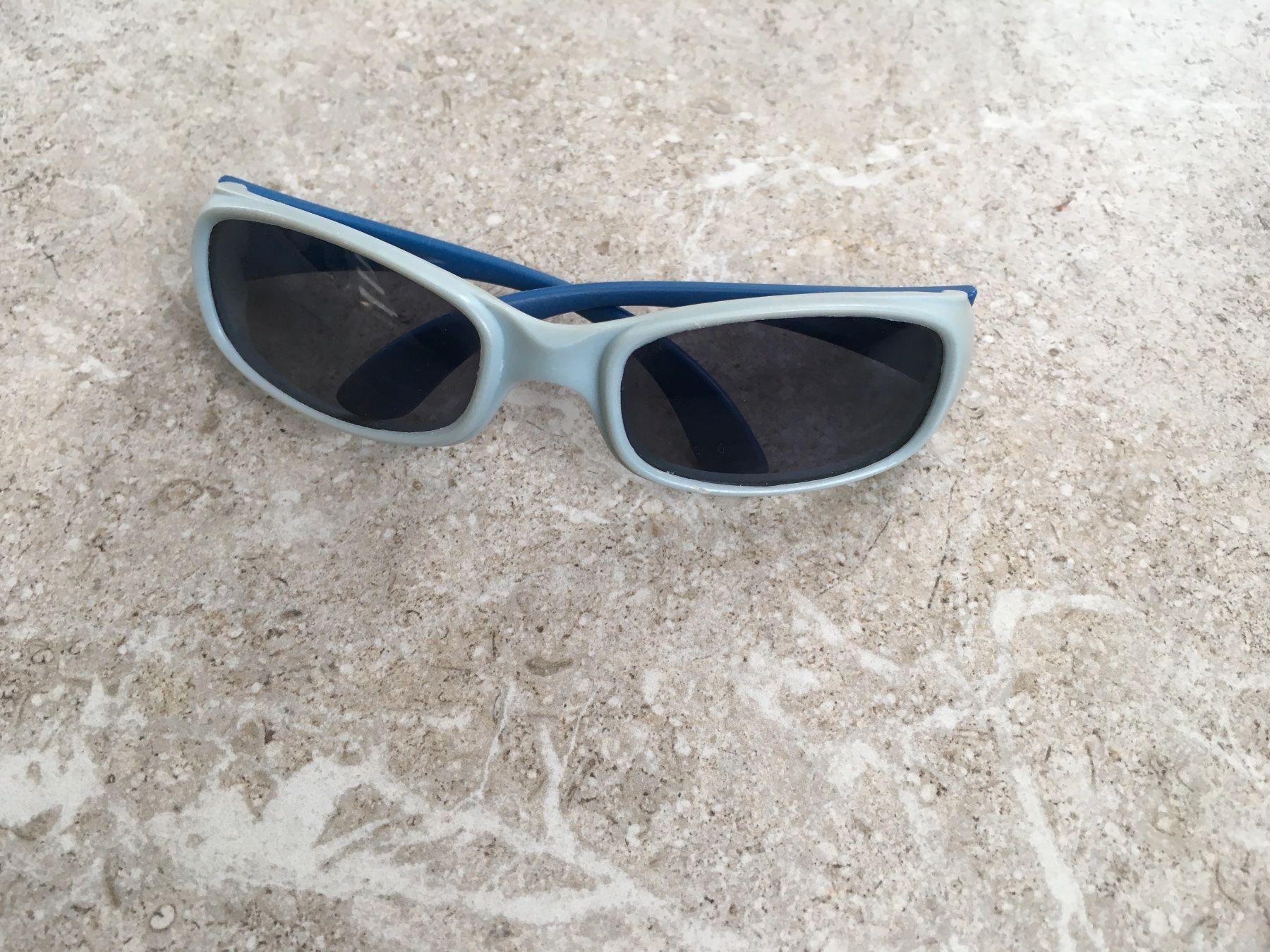 Occhiali & Lenti: Kindersonnenbrille mit UV Filter – Usato da Gächlingen venduto da Tara_devi 2