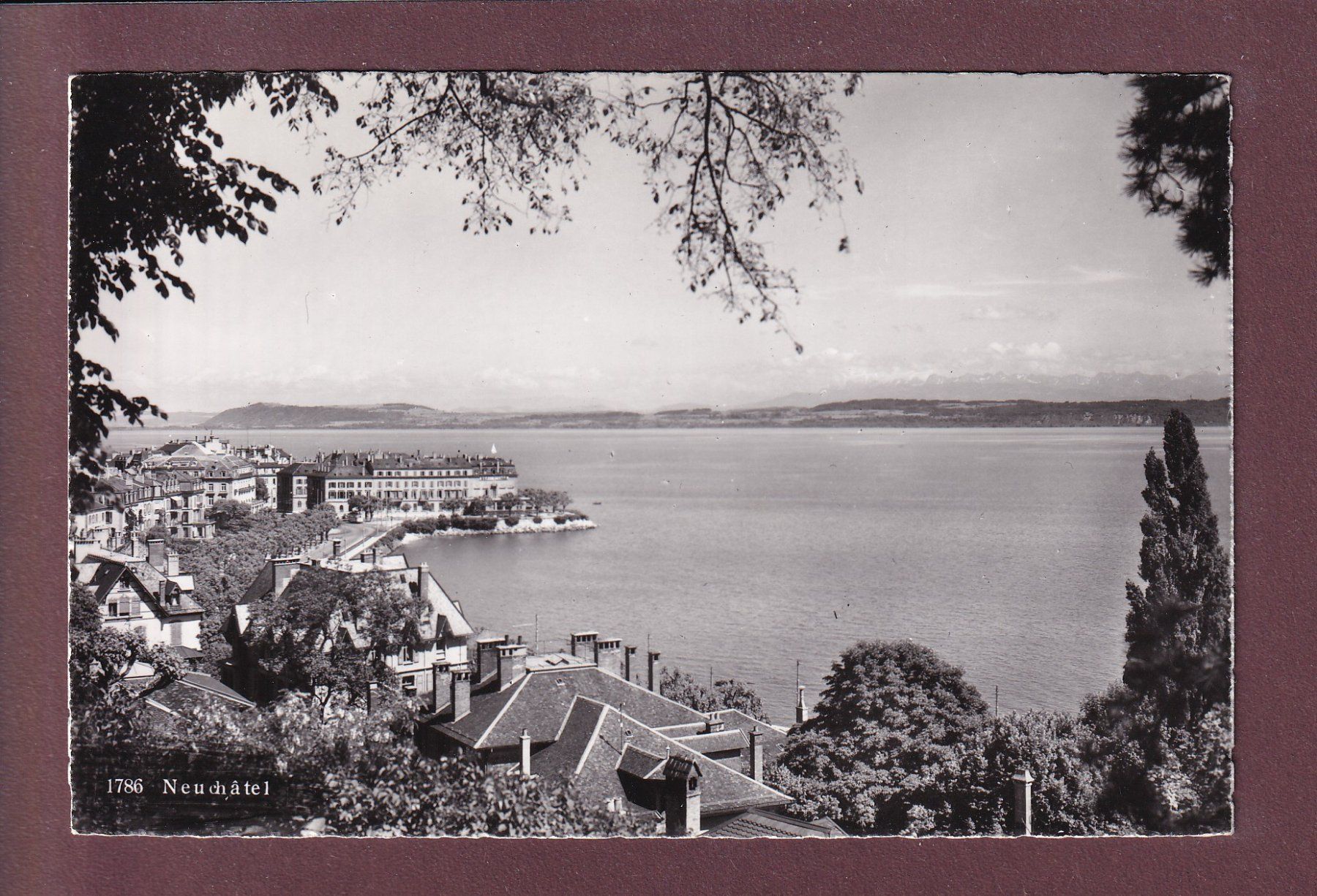 Cartes postales: NEUCHÂTEL - Bord du lac – D'occasion à Pully par nicecards