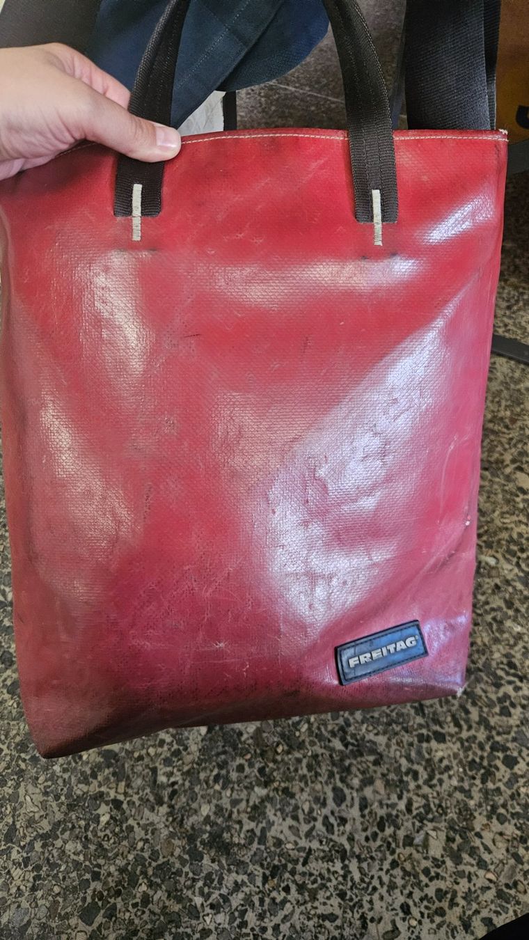 Freitag Borse da donna: Borsa a mano e tracolla Freitag bordeaux – Usato da Melano venduto da H-Sara 1