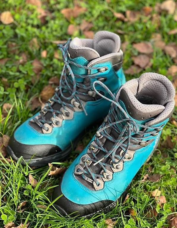 Lowa Scarpe da donna: Lowa Trekking Schuhe – Usato da Recherswil venduto da snuba69
