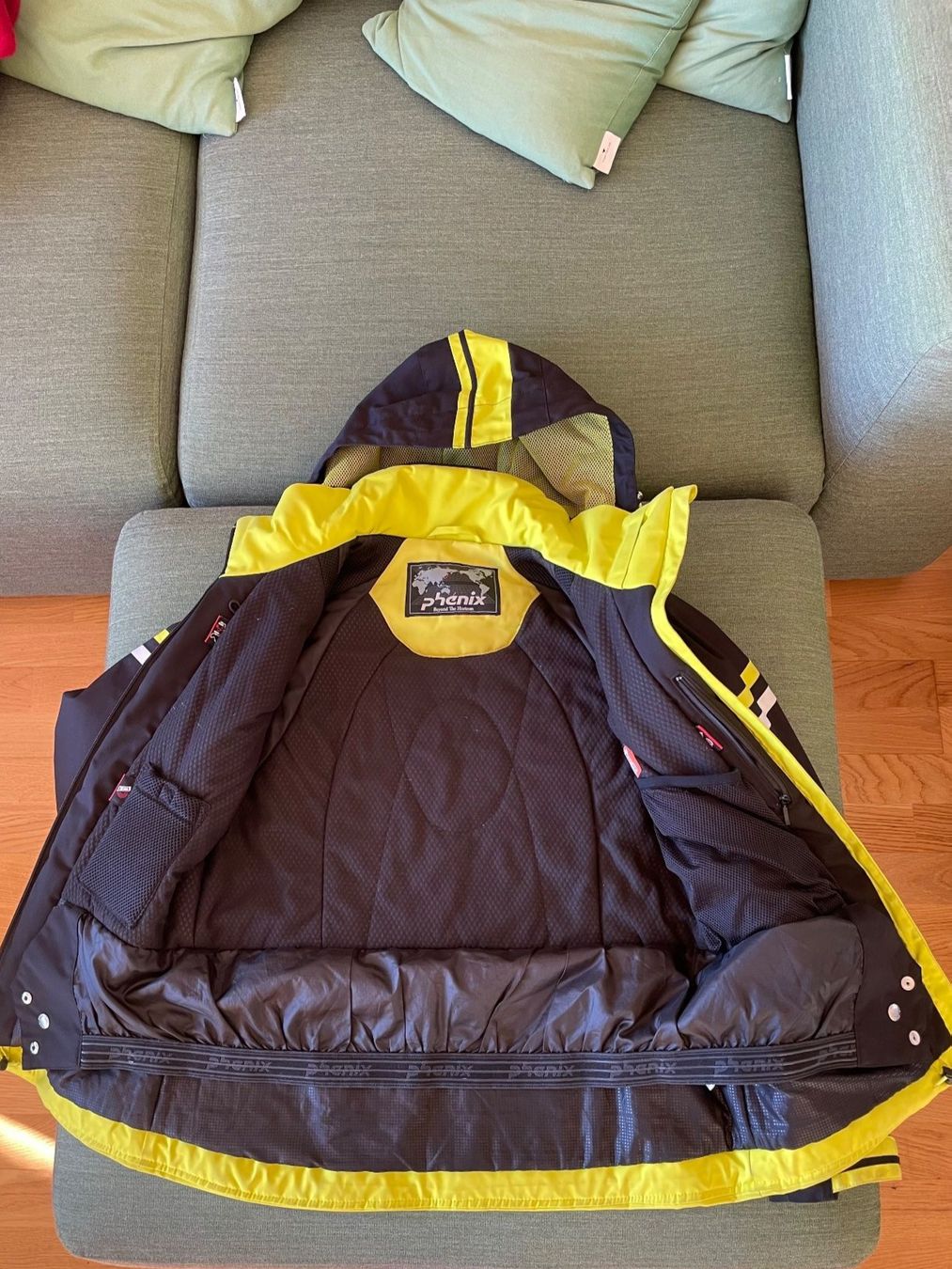 Phenix Giacche: PHENIX damen-ski-jacke schwarz grösse 40 – Usato da Sutz venduto da occho 1