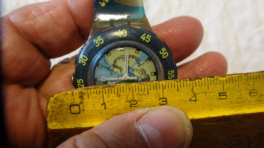 Swatch Montres: S-WATCH  SCHÖNE HERREN UHR,QUARTZ,MIT BOX.SCHÖNE FARBE.LÄÜFT – D'occasion à zürich par ahmad01 4