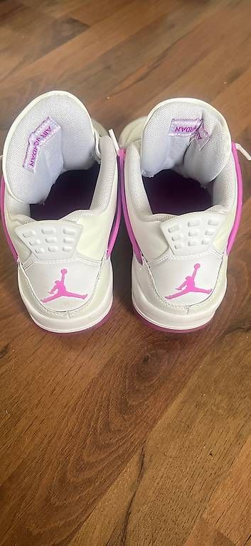 Jordan Scarpe da uomo: Hyper Violet Jordan 4 Retro – Usato da Reinach BL venduto da smk1907 2