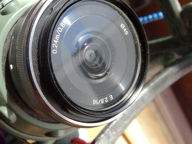 Sony Objectifs: SONY Objektiv E 16mm F2.8 Pancake – D'occasion à Buttisholz par rappirosen 1