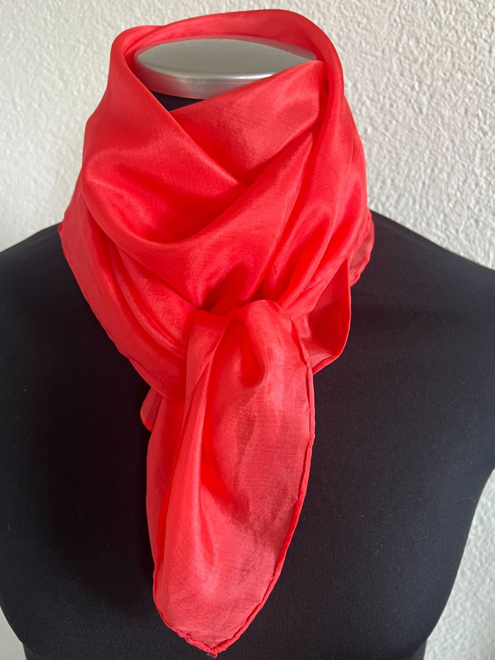 Foulard & Sciarpe: Foulard, 100% Seide, mattes Kardinalrot, NEU – Nuovo (secondo la descrizione) da Worb venduto da farben20zauber 1