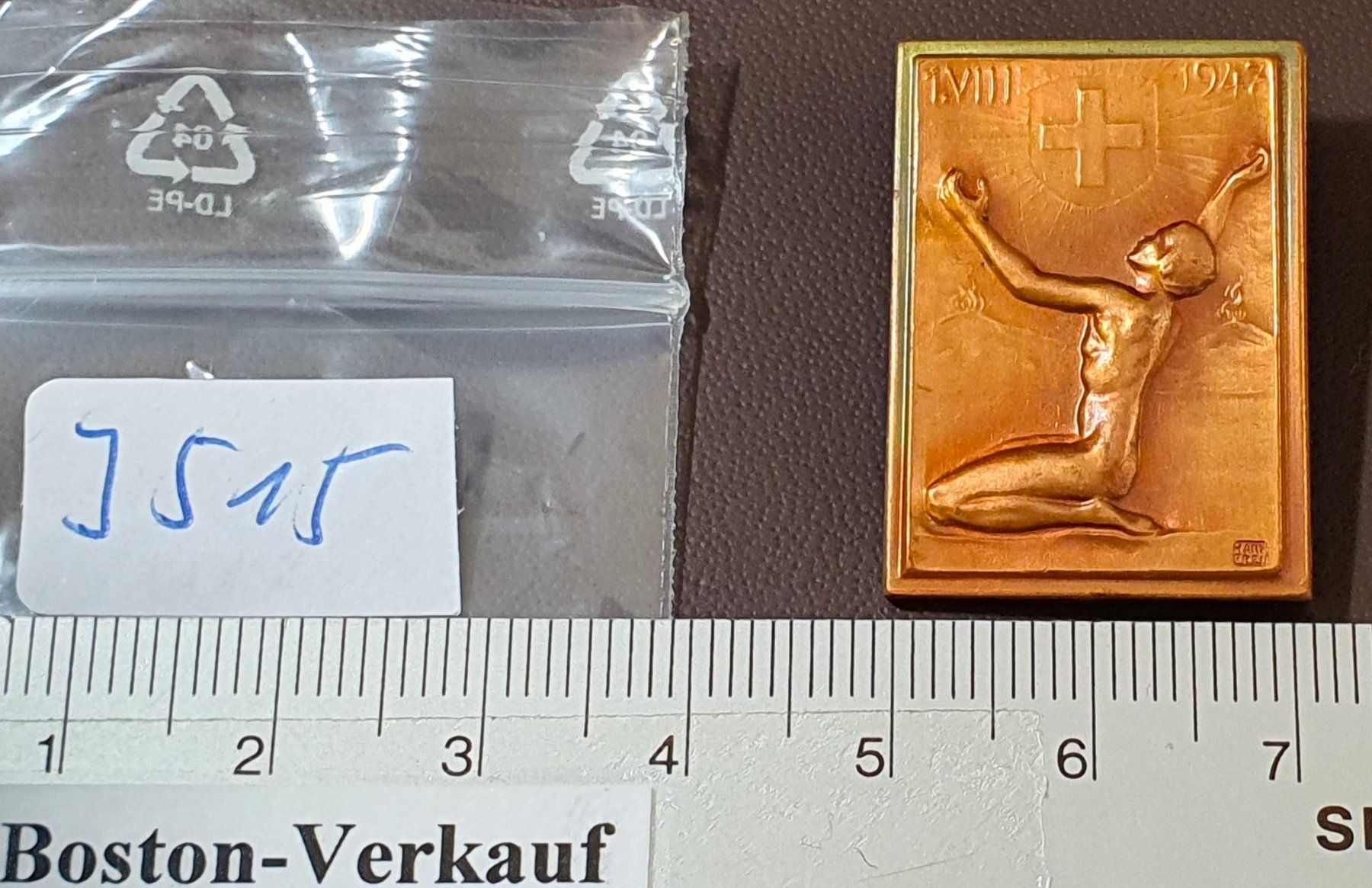 Placchette & Badge: J515 - Brosche 1. August Abzeichen 1947 von Hans Frei – Usato da Reinach BL venduto da Boston-Verkauf 2