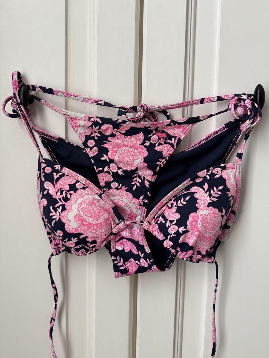 Abercrombie Badekleider & Bikinis: Abercrombie & Fitch triangle bikini NEW – Neu (gemäss Beschreibung) aus Zürich von eve_m2gr 1