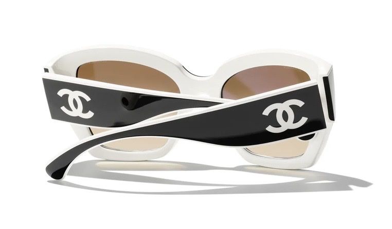 Chanel Occhiali & Lenti: Lunettes de soleil Chanel – Nuovo e nell'imballaggio originale da St-Légier-Chiésaz venduto da joe_5gxd 2