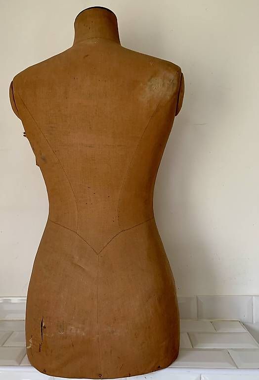 Allestimento di negozi e stand fieristici: Mannequin de couture ancien – Usato da Montreux venduto da Barber_Swiss_Vintage 2