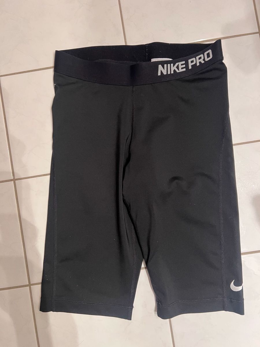 Nike Leggings: Short cycliste Nike Pro noir, Taille M – Usato da Hauterive NE venduto da Lipal