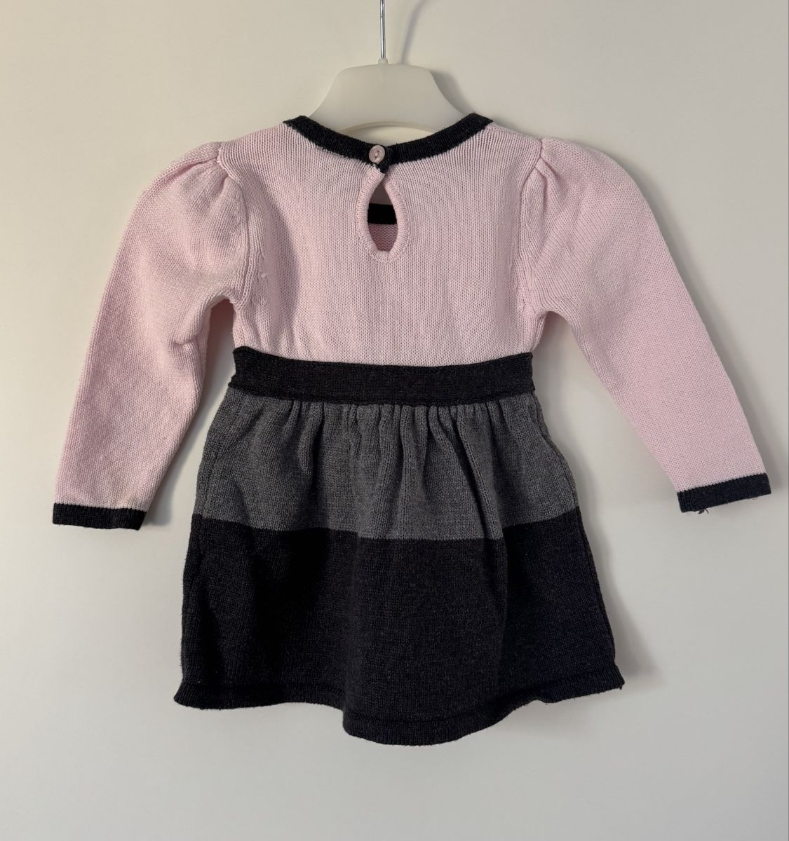 Robes et jupes: Mädchen Strickkleid, Gr. 74 – D'occasion à Flumenthal par Krajan 1