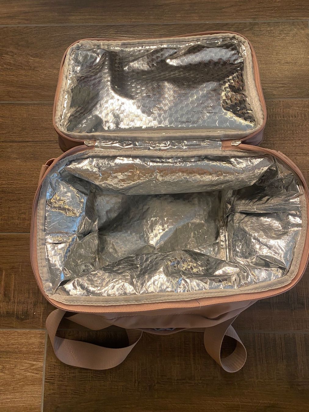 Borse da donna: Kühltasche mit vielen Fächern To-Go rosa – Usato da Pratteln venduto da a23_j2gs 1