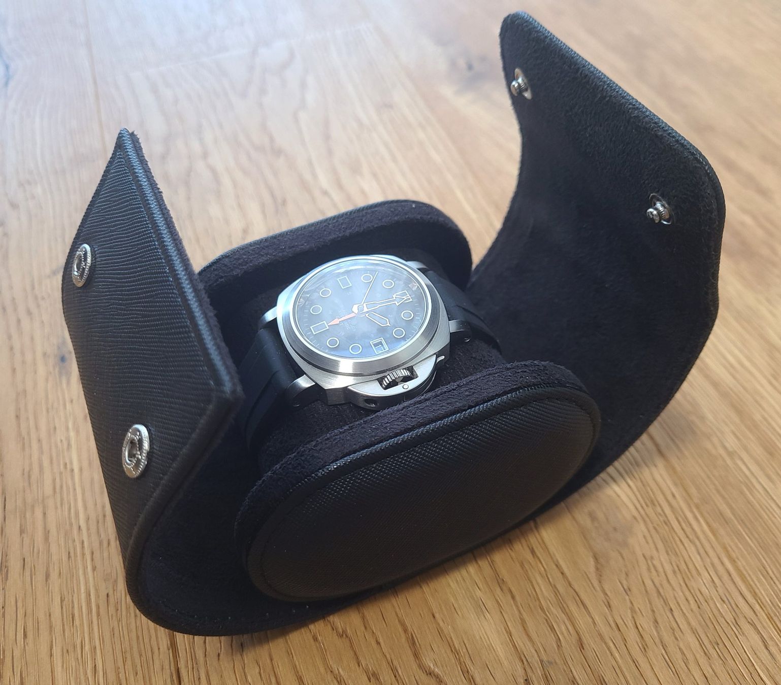 Orologi: Ungetragene GMT Automatik Uhr 40mm – Usato da Hochdorf venduto da 12swiss 1