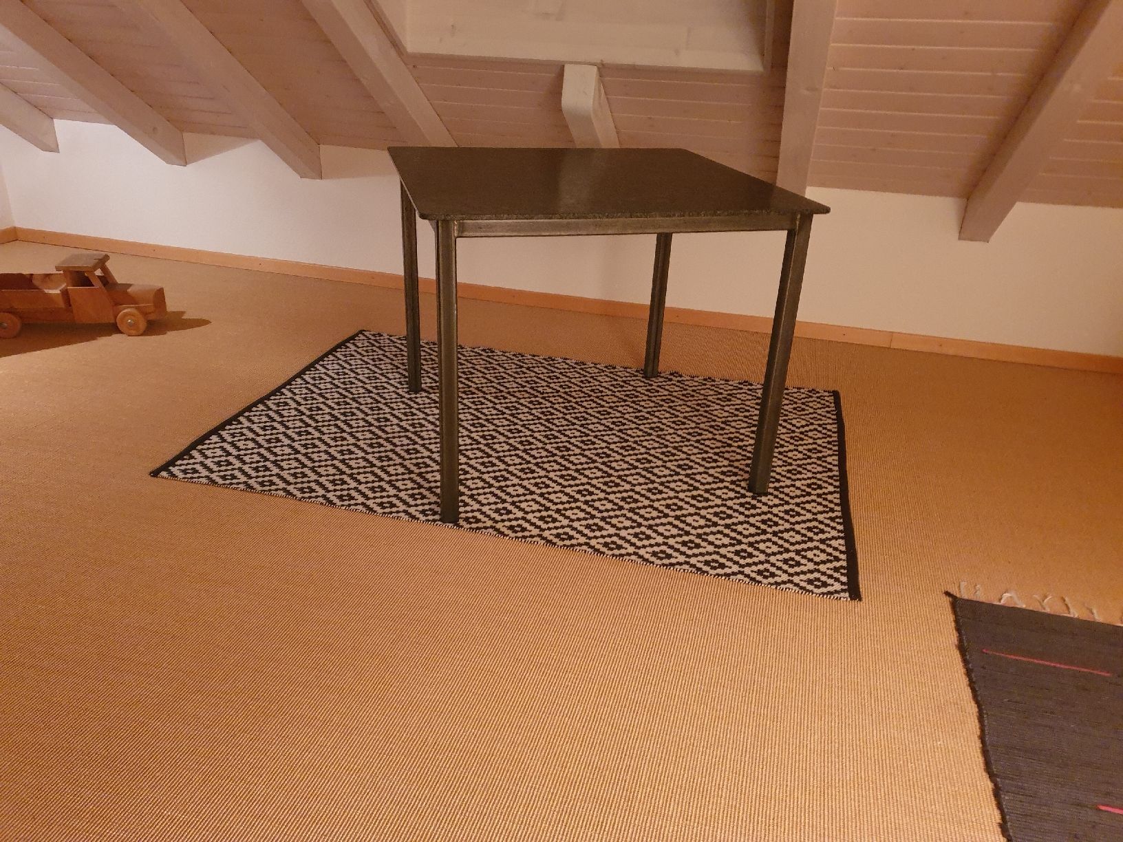 Tables: Kleiner Esstisch mit Marmorplatte – Neuf avec emballage d'origine à Grafenried par Giacomino2000 1