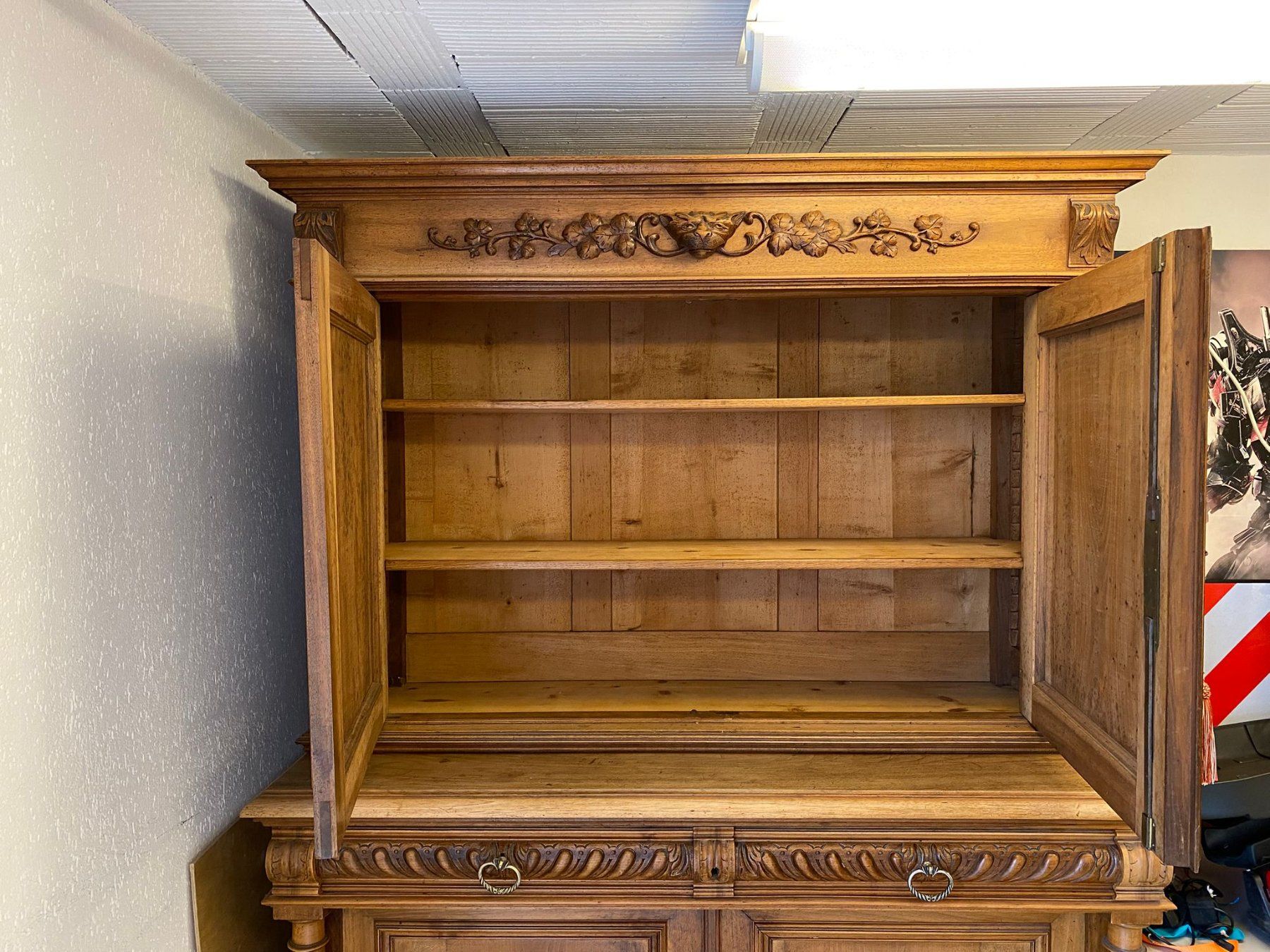 Armadi: Nussbaumkasten Renaissance – Usato da Frick venduto da ms960 2