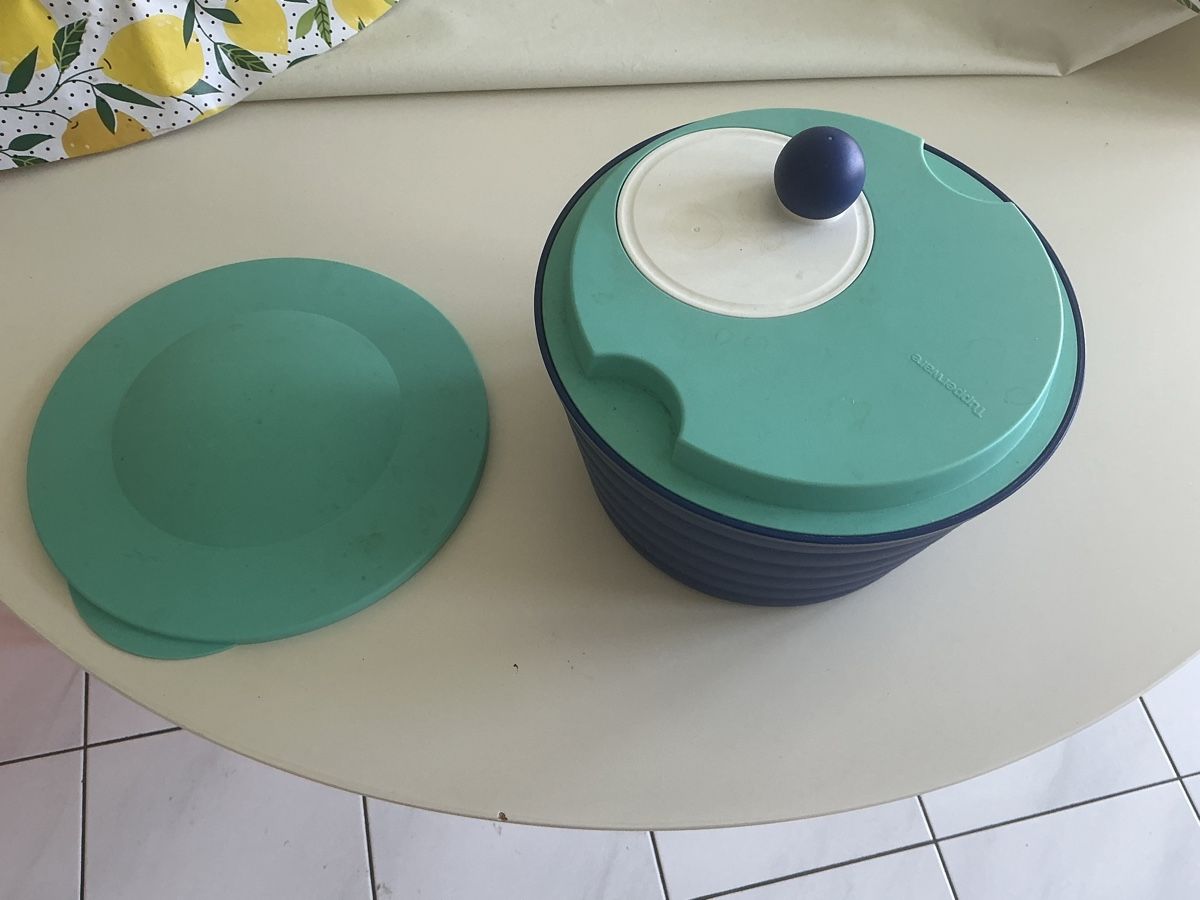 Tupperware Küchengeräte: Tupperware Salat - Schleuder mit Deckel und Sieb gebraucht – Gebraucht aus Naters von seidengut 1