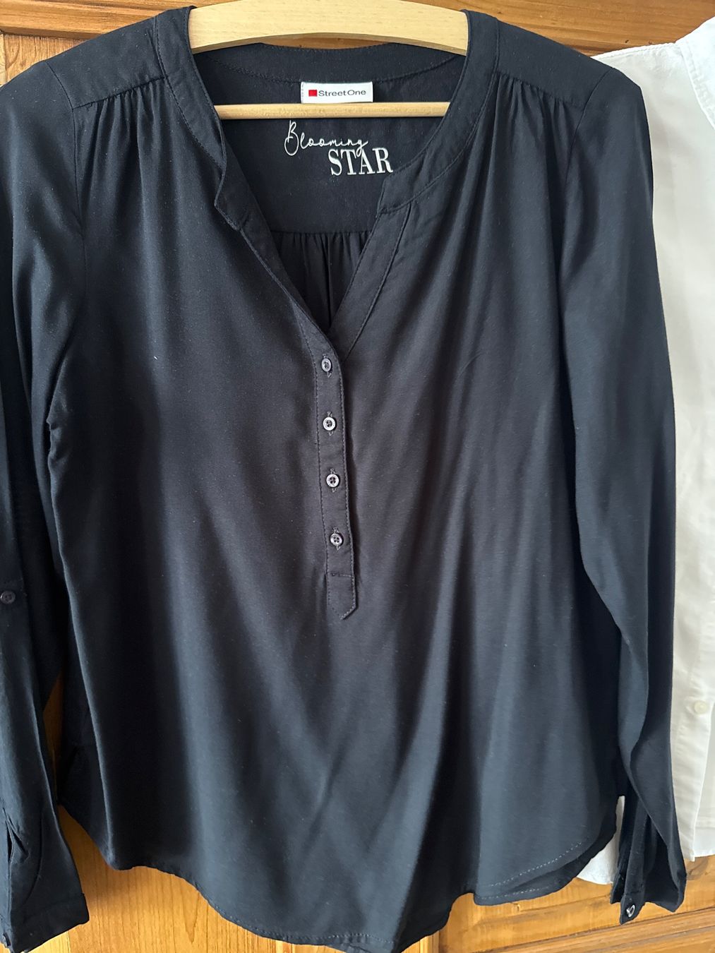 Camicette: 2 x Damen Bluse Schwarz Weiss Gr. S – Usato da Winterthur venduto da britsi 1