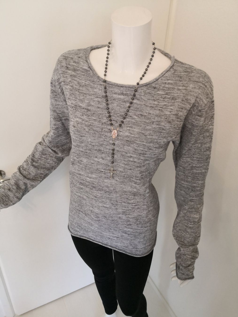 H&M Maglioni & Felpe: 🤩H&M STRICK-PULLOVER GRAU – Usato da Olten venduto da Naja-Twins-Twins 8