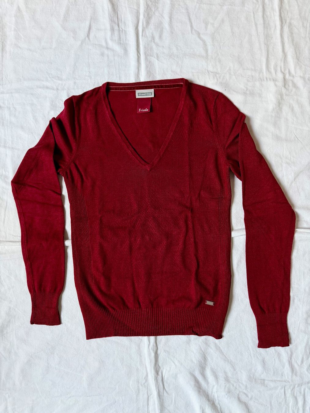 Maglioni & Felpe: Street One, Feinstrick-Pullover, rot, V-Ausschnitt, Gr. 36 – Usato da Basel venduto da Solaia28