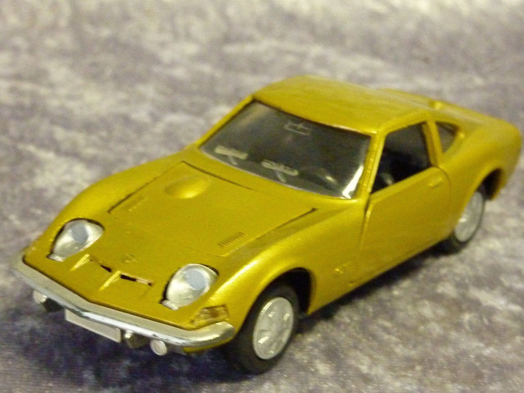 Gama Modellini d'auto: Opel GT 1:43 – Usato da Dürrenäsch venduto da modellautos4you 1