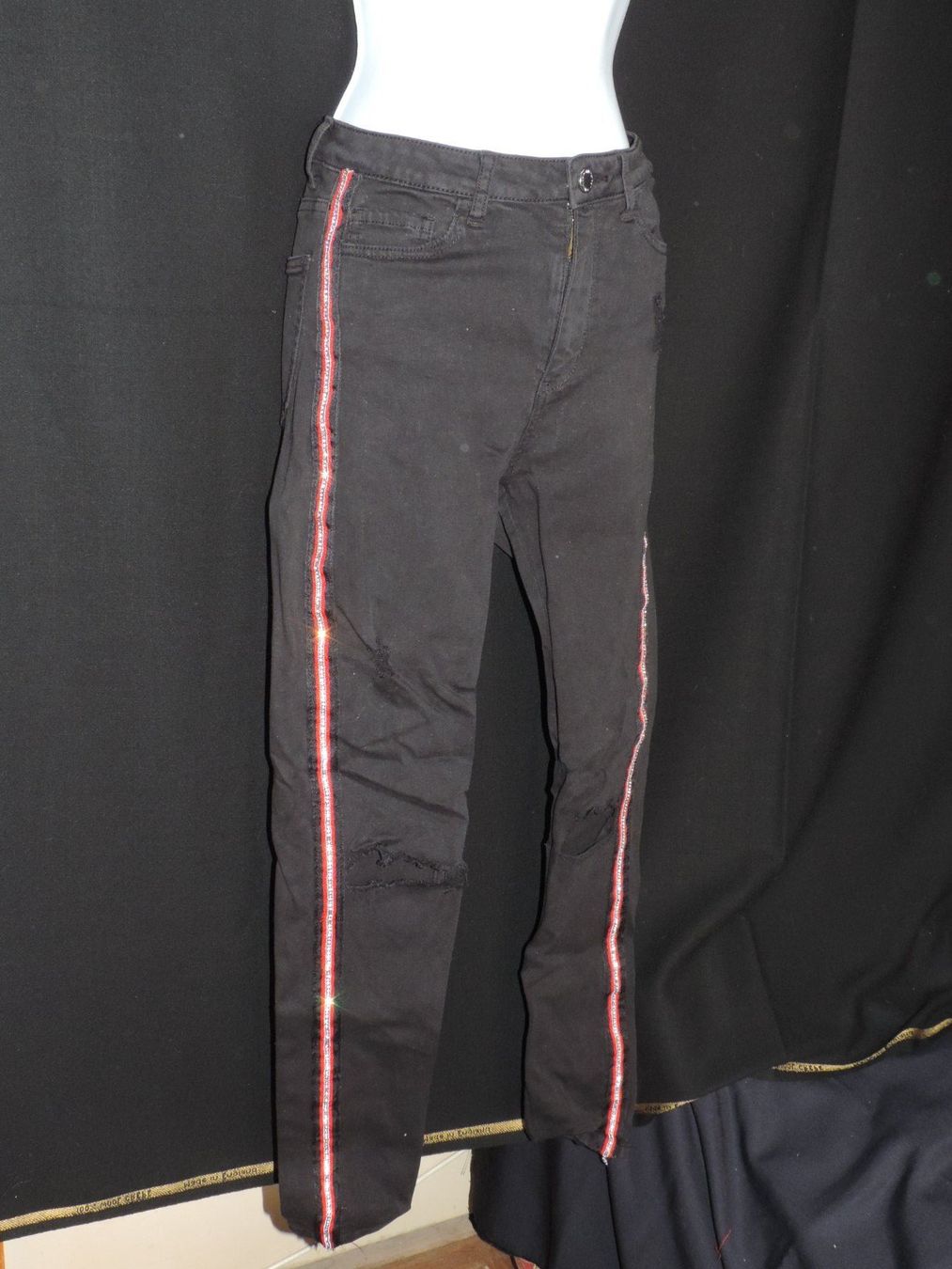 Hosen: pantalon stretch noir à strass – Gebraucht aus Genève von Axelle333 1