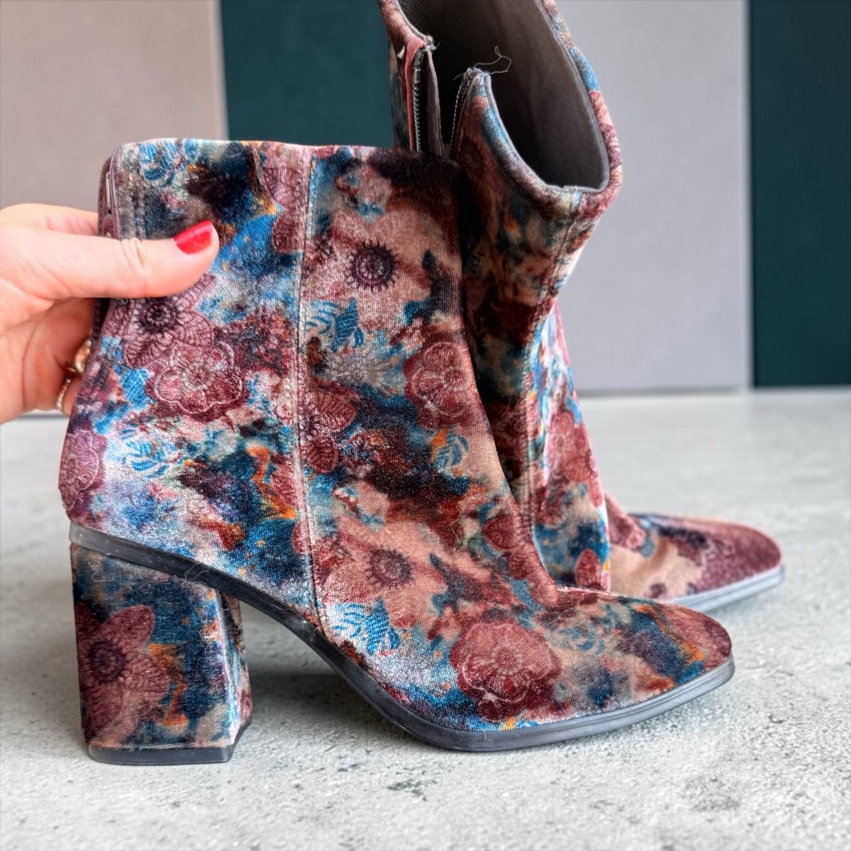 Mjus Damenschuhe: Stiefeletten  Blumenmuster – Gebraucht aus Dotzigen von White_Warrior 3