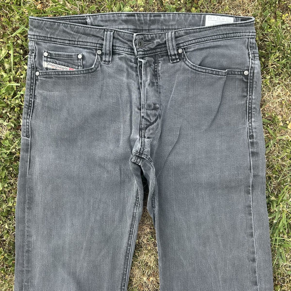 Diesel Jeans: Y2K Diesel Viker straight Jeans  – D'occasion à brent par fukusapes 1