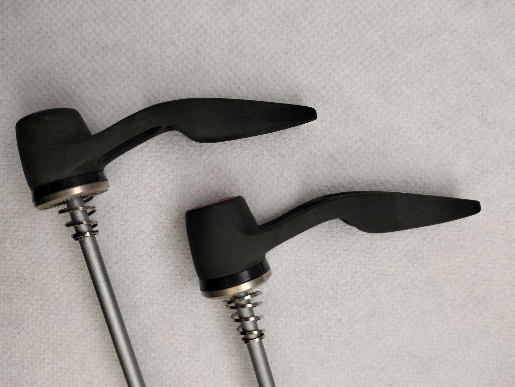 Swiss Pezzi di ricambio: DT Swiss Schnellspanner Set – Usato da Uster venduto da KarlZH 4