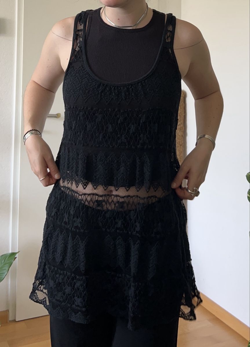 Vestiti: Schwarzes Spitzenkleid  – Usato da Aesch BL venduto da noe_xz5r