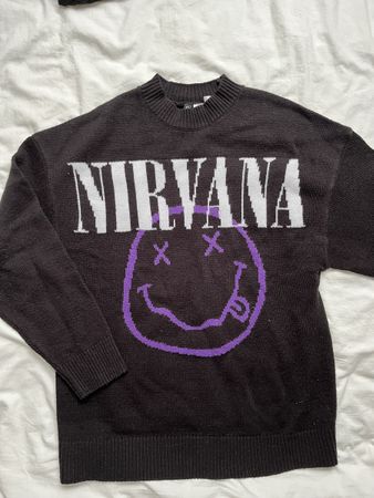 Pull XS Nirvana de chez H&M