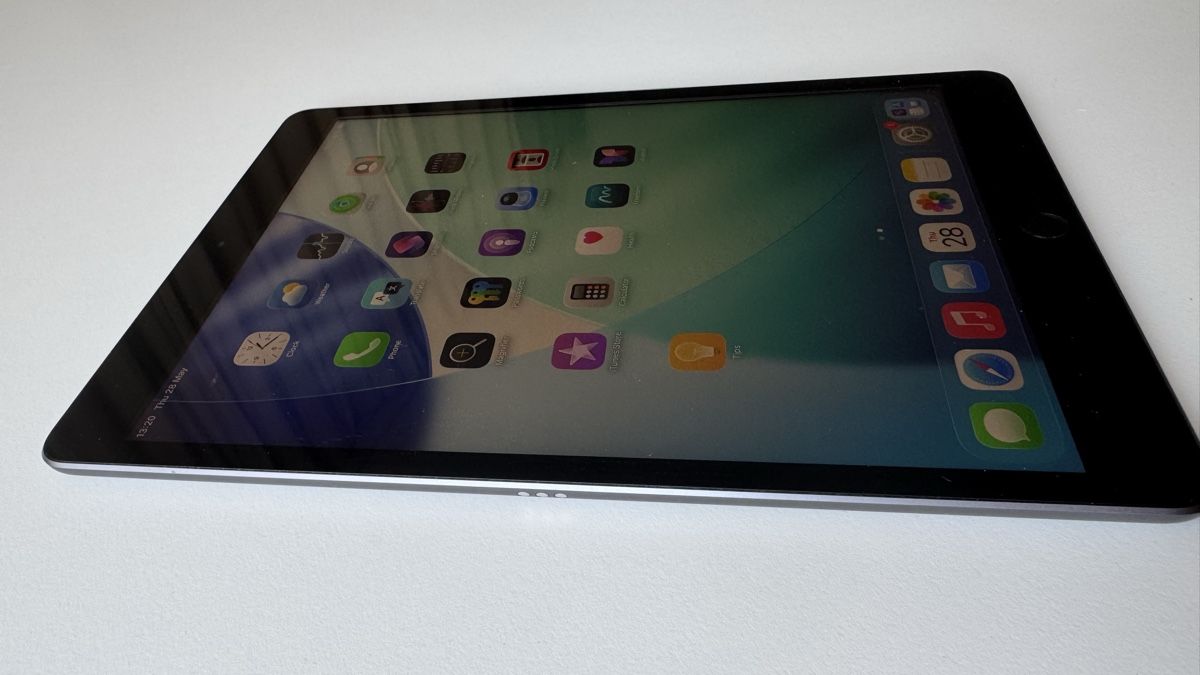 Apple Tablettes PC: Ipad 8 generation 128 gb – D'occasion à Gelterkinden par 4eb_y6xh