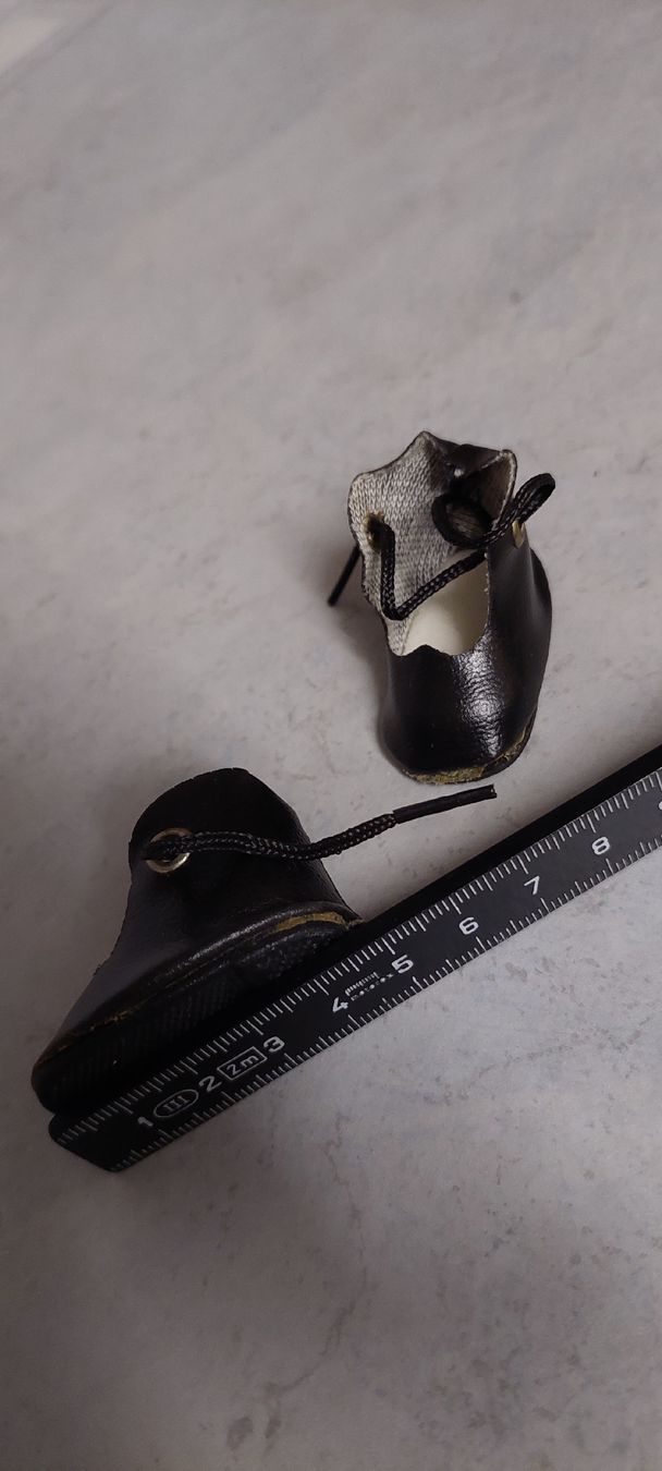 Sasha Morgenthaler Bambole: Puppenschuhe – Usato da Muri AG venduto da nindo1 4