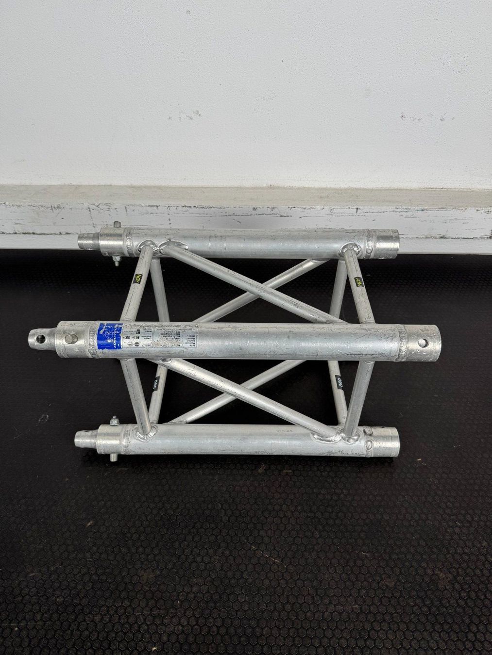 Tralicci: Eurotruss FD34 50cm – Usato da Buchs AG venduto da N-joyEvents 1