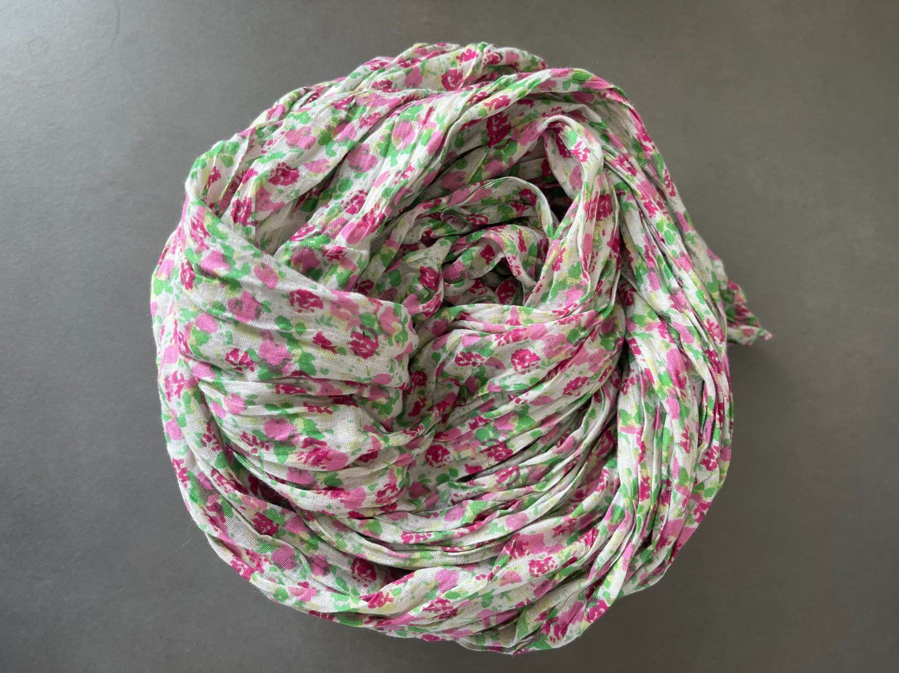 Foulard & Sciarpe: SCHAL IN DEN NEUEN FRÜHLINGSFARBEN – Nuovo e nell'imballaggio originale da Honau venduto da sainj