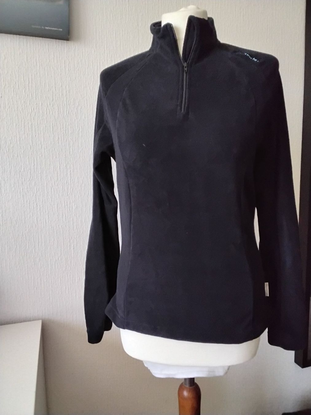 Decathlon Maglioni & Felpe: Polaire Quechua noire Taille M – Nuovo e nell'imballaggio originale da chêne-bourg venduto da patty190