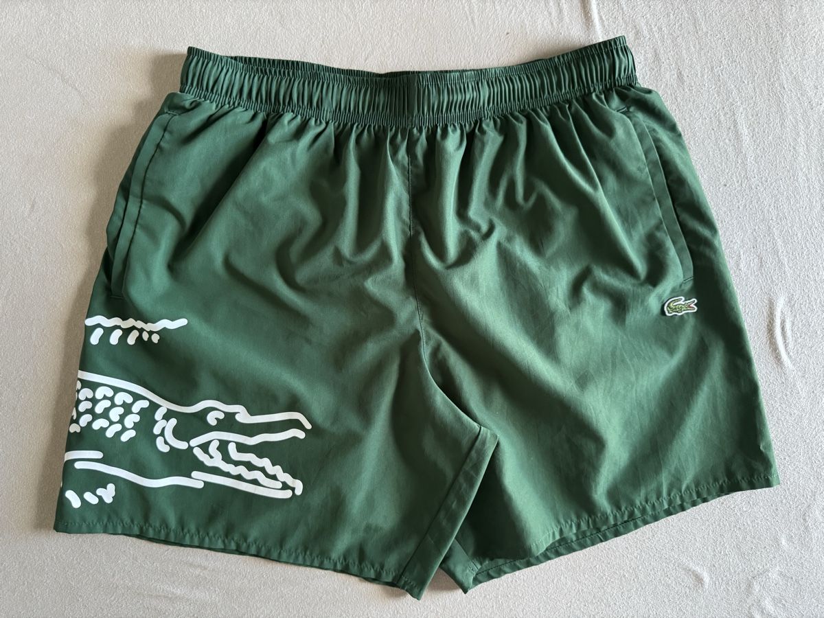 Lacoste Lotti di vestiti: 2 shorts de bain Lacoste, taille M – Usato da Colombier NE venduto da the_yq7x