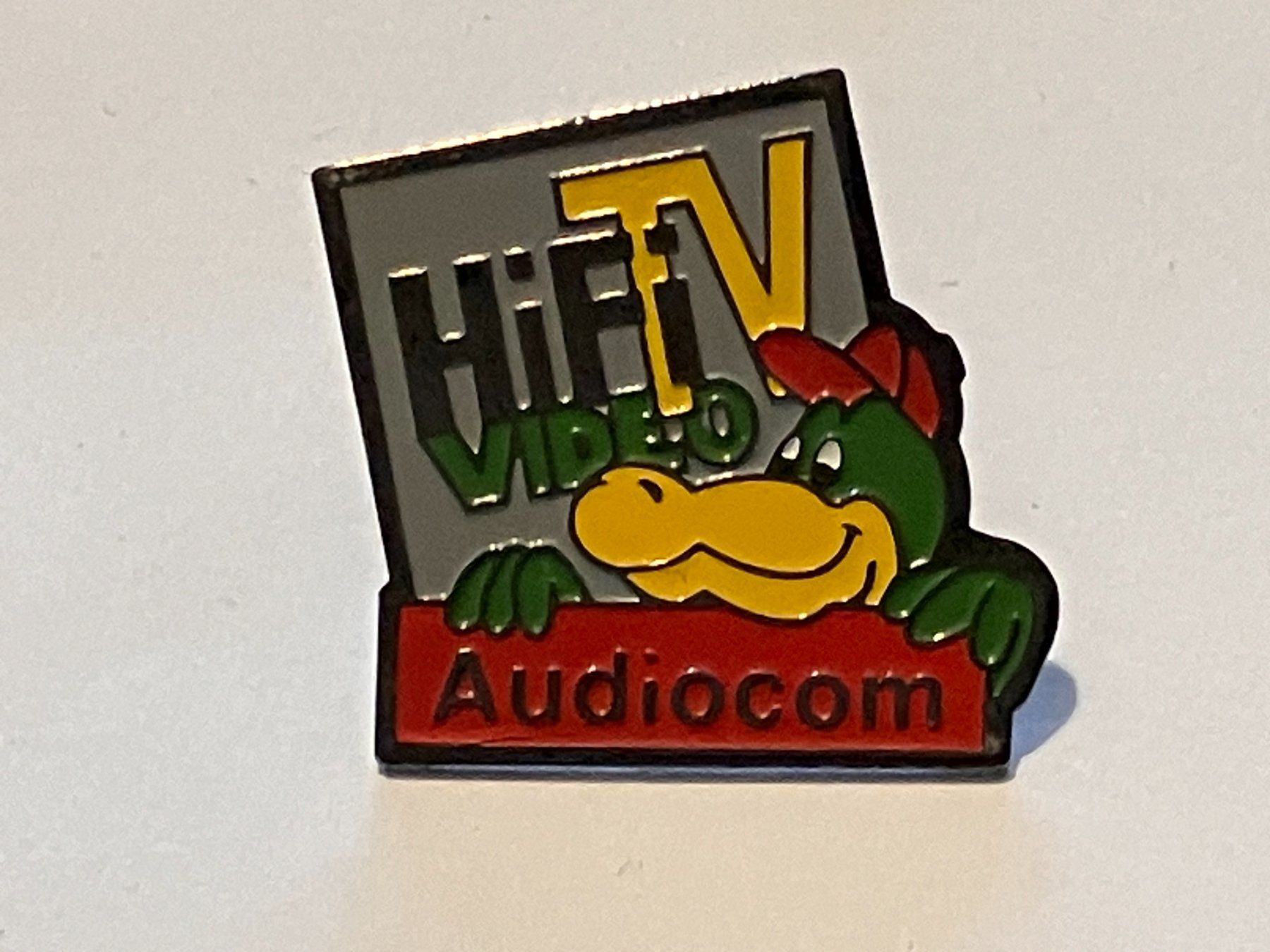 Placchette & Badge: 1 Pin Hifi Video TV Audiocom – Usato da Basel venduto da djwwpp