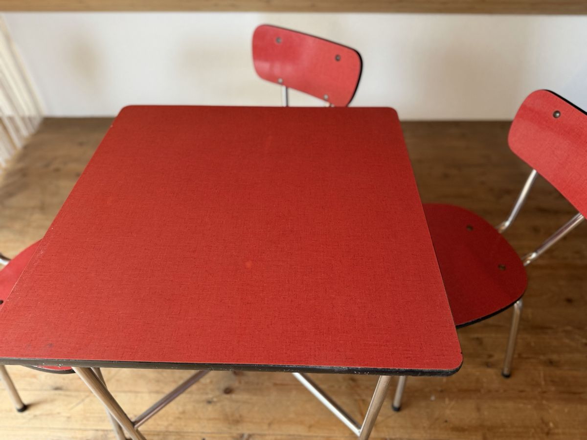 Set di tavolo e panche: Kindertisch mit drei Stühlen – Usato da Zürich venduto da K_T_H_M 6
