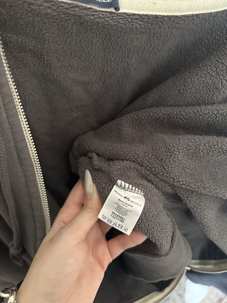 Brandy Melville Maglioni & Felpe: Brandy Melville Zipper grau – Usato da Zürich venduto da larrysells 3