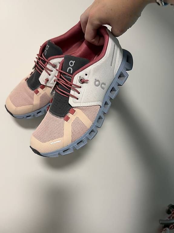 Chaussures femmes: On Schuhe Gr 39 – D'occasion à Seedorf UR par Lia_mia 1